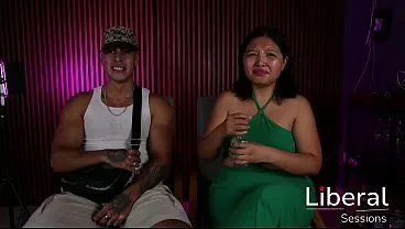 JUGANDO CON SU ESPOSA DELANTE DEL CORNUDO
