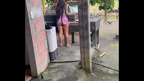 A mischievous peasant woman asks for help in exchange for swallowing the milk.
