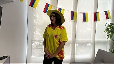 mi cachonda latina mejor amiga me espera en ropa interior y apuesta su rico co&ntilde_o mojado si gana su equipo. &iexcl_ESPECIAL DEL MUNDIAL 2026!