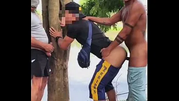 CASAL DE NAMORADOS FODEU MEU CUZINHO COM FOR&Ccedil_A NESTE LUGAR DE PEGA&Ccedil_&Atilde_O. OS DOIS GOZARAM DENTRO DE MIM
