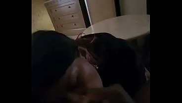 Ya me traía antojo mi prima, me llevo a su cuarto para tragarse mi pene