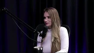 TODO PSICANALISTA PRECISA PASSAR POR ANÁLISE, E OS TRAUMAS… – NATY VARGA (MOAI TV)