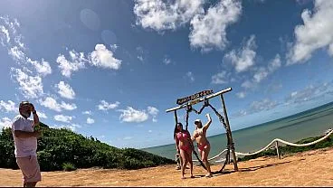 Curtindo a paisagem do mirante raios de Sol na praia de Tambaba na Paraíba