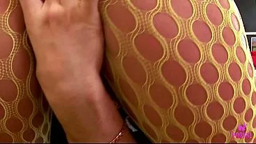 Elizabeth H Grinds Cowgirl On Big Dick