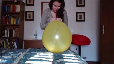 Nicoletta’s Latex Pressure Game