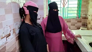 Chubby Indian Bhabhi’s Dildo Fun