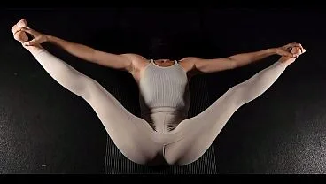 Pull Up My Yoga Pants – Tight Ass Workout