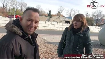 Hausfrau überredet, von der Straße zum Sex