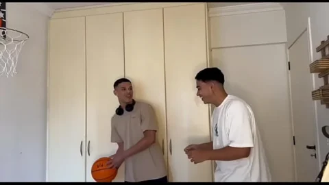 FIZ UMA BRINCADEIRA E ELE PERDEU TEVE QUE PAGAR COM O CU
