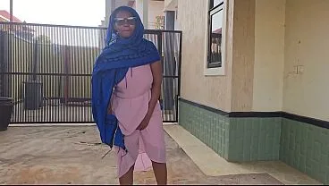 Arabian Mom’s Public Masturbation