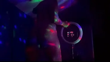 Alliyah Alecia Shows Her Ass for BBC