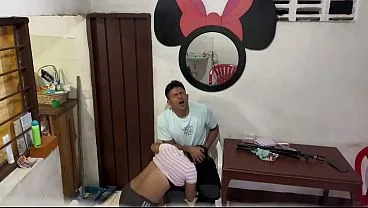 Alone at Home She Gave Him a Handjob
