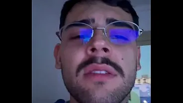 NOVINHO DOTADO FALANDO PUTARIA ATÉ GOZAR